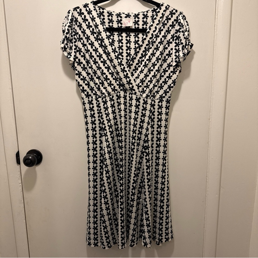 Chic Black and White Midi Dress